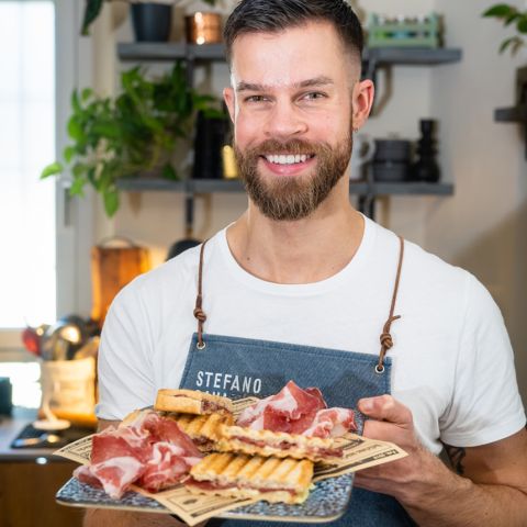 IL PANINO. VIAGGIO GASTRONOMICO TRA DUE FETTE DI PANE.