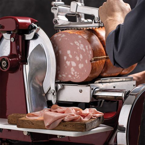 ALLA SCOPERTA DEL MONDO DEI SALUMI: LA MORTADELLA